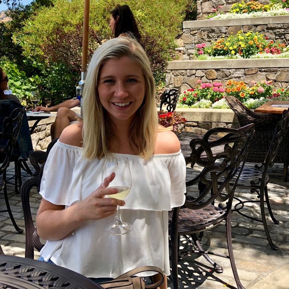 Meet your Posher, Laura